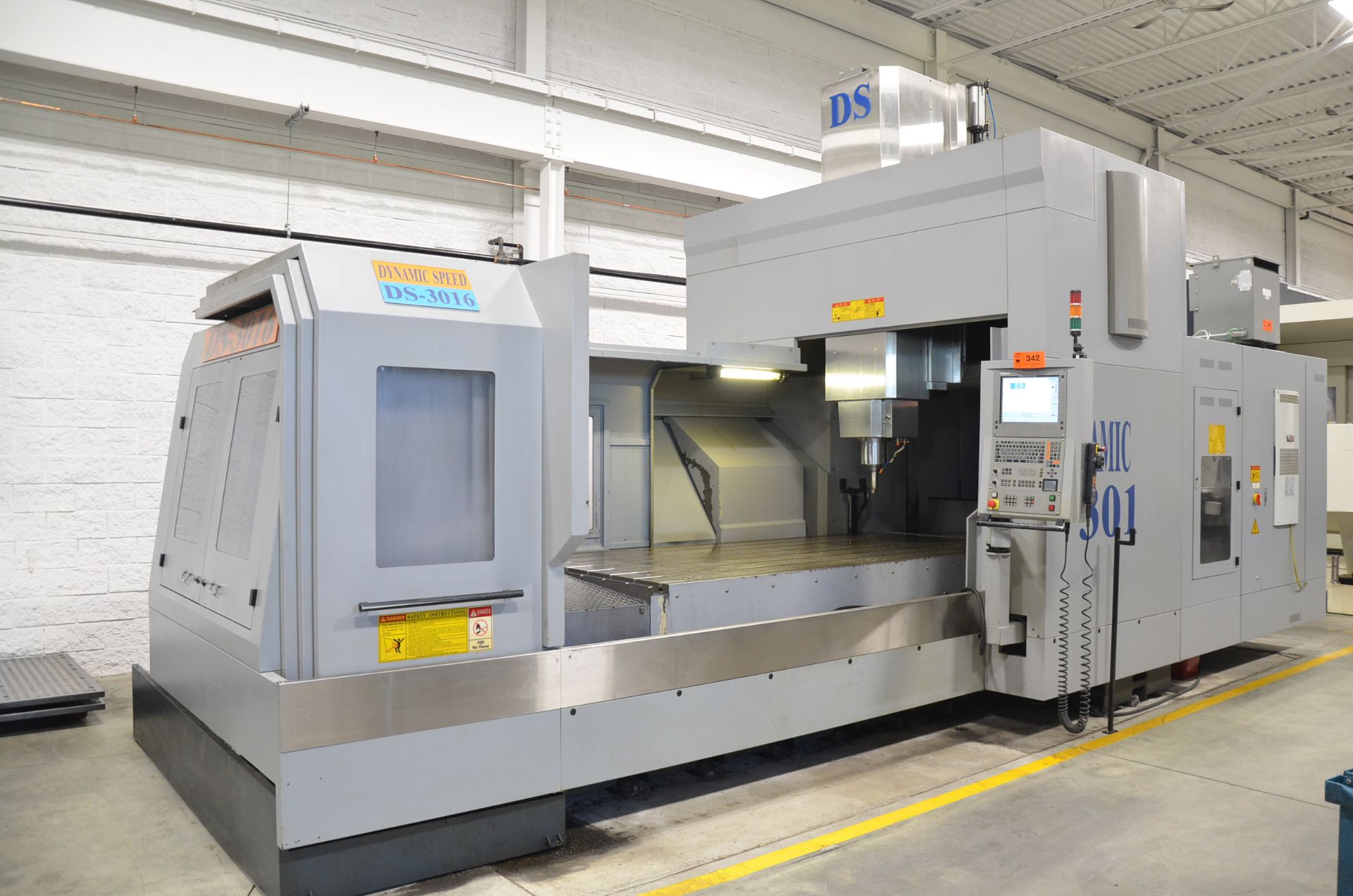 DYNAMIC SPEED (2010) GT-3016V GANTRY-TYPE VERTICAL MACHINING CENTER WITH HEIDENHAIN ITNC530 CNC - Image 3 of 11