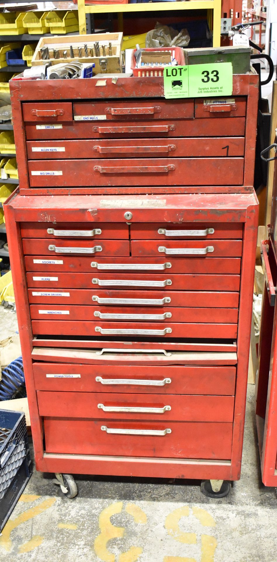 LOT/ ROLLING TOOLBOX WITH CONTENTS CONSISTING OF HAND TOOLS AND HARDWARE