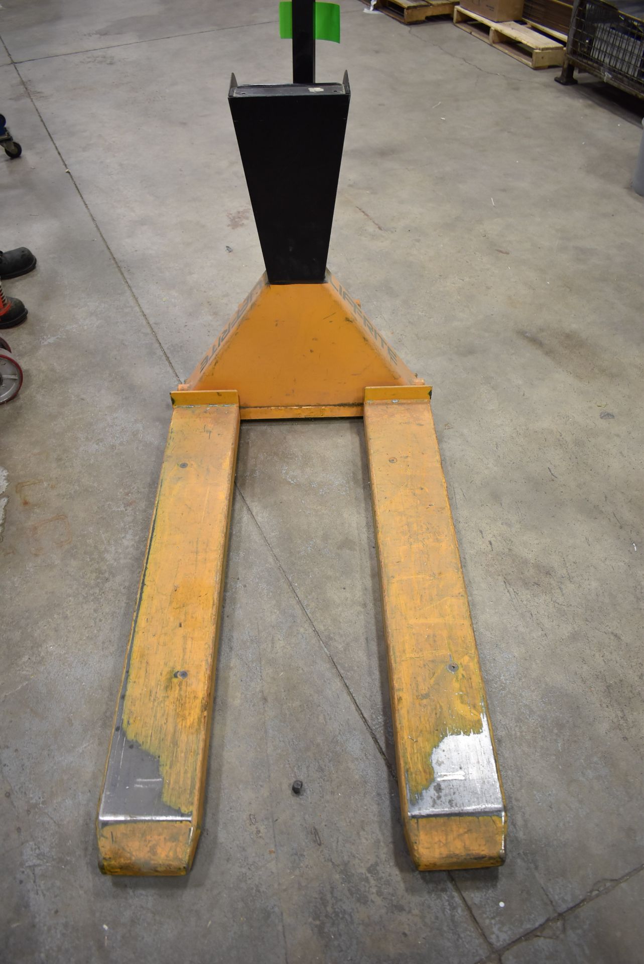 HYDRAULIC PALLET JACK WITH DIGITAL SCALE, S/N: N/A - Image 3 of 4