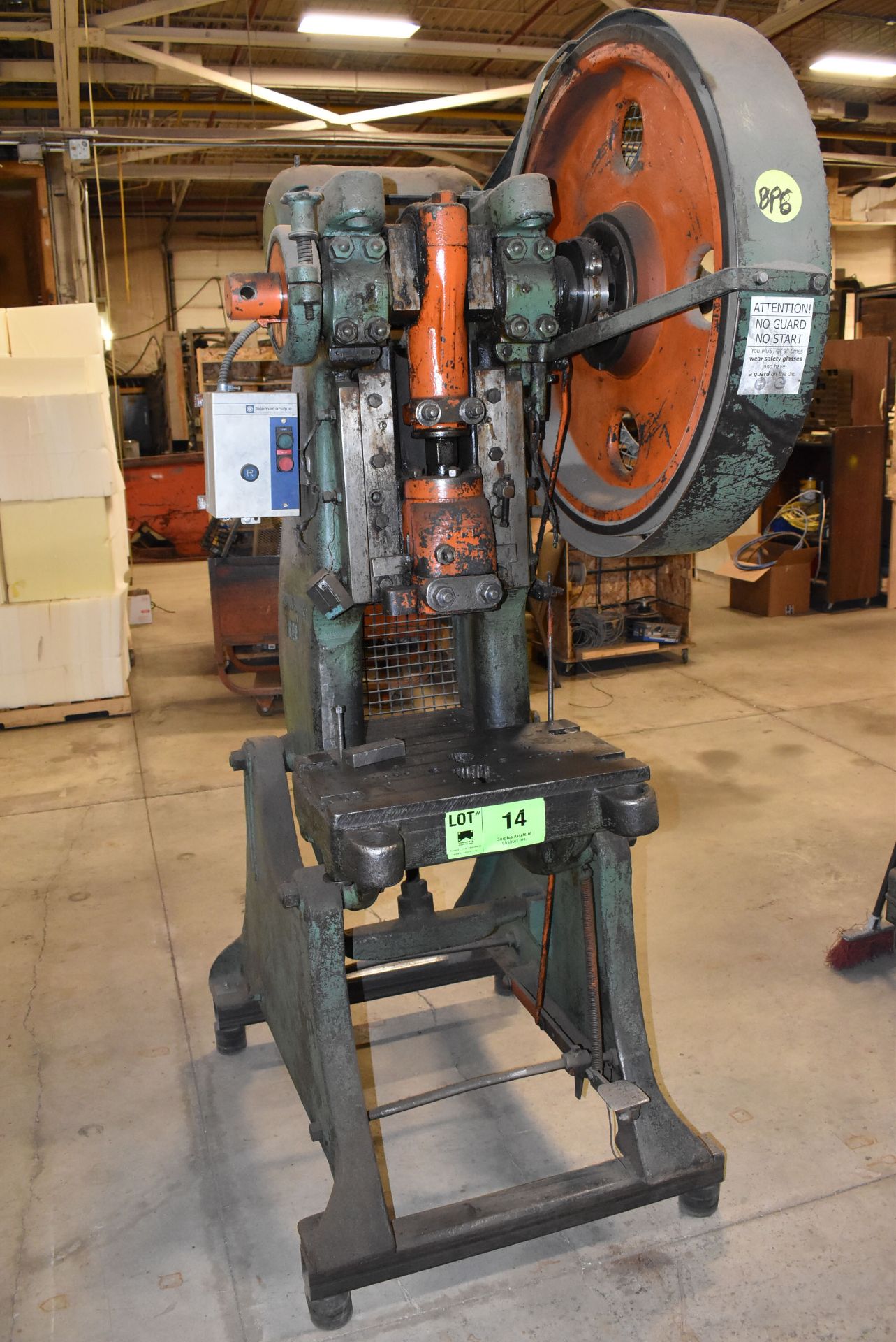 BROWN BOGGS 14LW OBI PUNCH PRESS WITH 14"X22" BED, 7"X8.5" RAM, S/N: N/A [RIGGING FEE FOR LOT # - Image 3 of 5