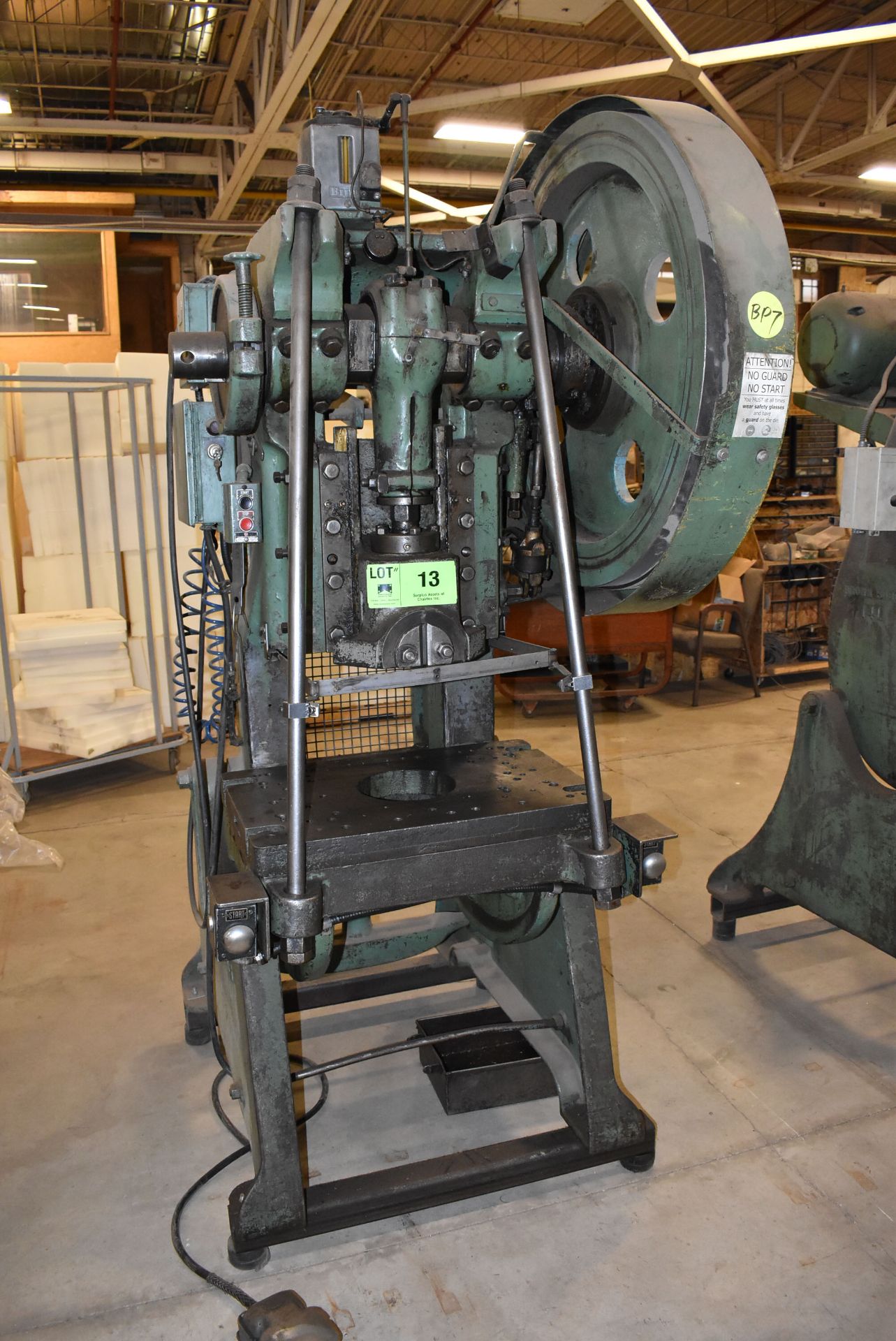 BROWN BOGGS 15LW 40TON OBI PUNCH PRESS WITH 2.5" STROKE, 8"-10.25" SHUT HEIGHT, 2.5" ADJUSTMENT,