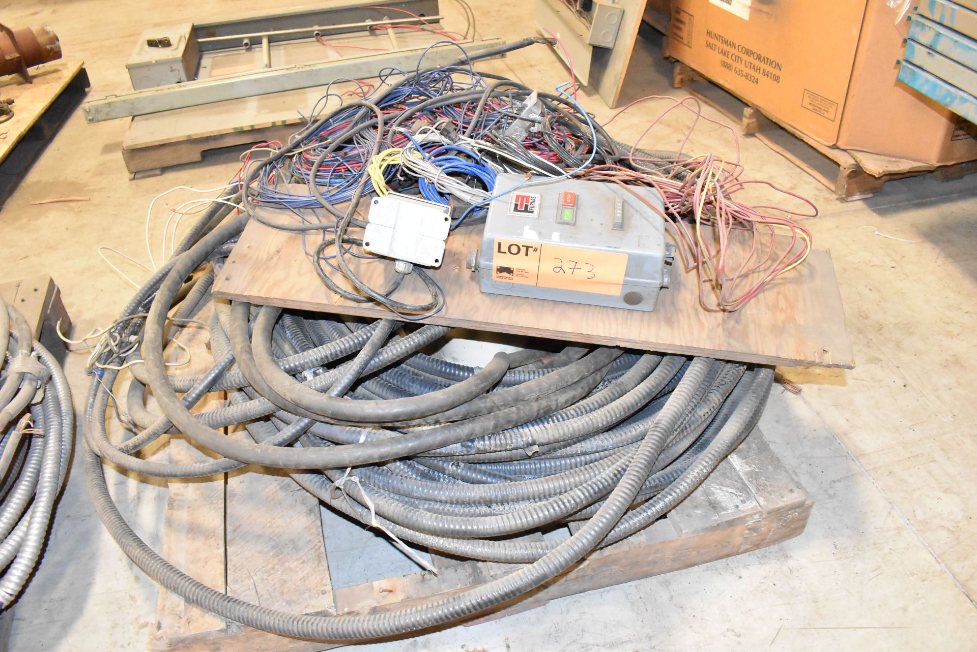 LOT/ ELECTRICAL EQUIPMENT AND WIRE