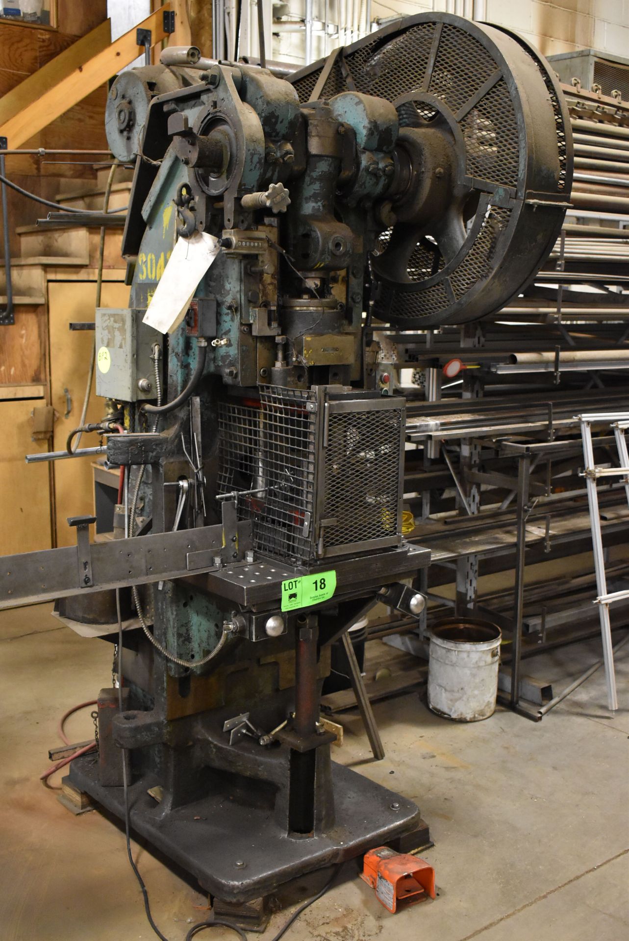 MFG UNKNOWN OBI PUNCH PRESS, S/N: N/A [RIGGING FEE FOR LOT #18 - $300 CDN PLUS APPLICABLE TAXES] - Image 3 of 7