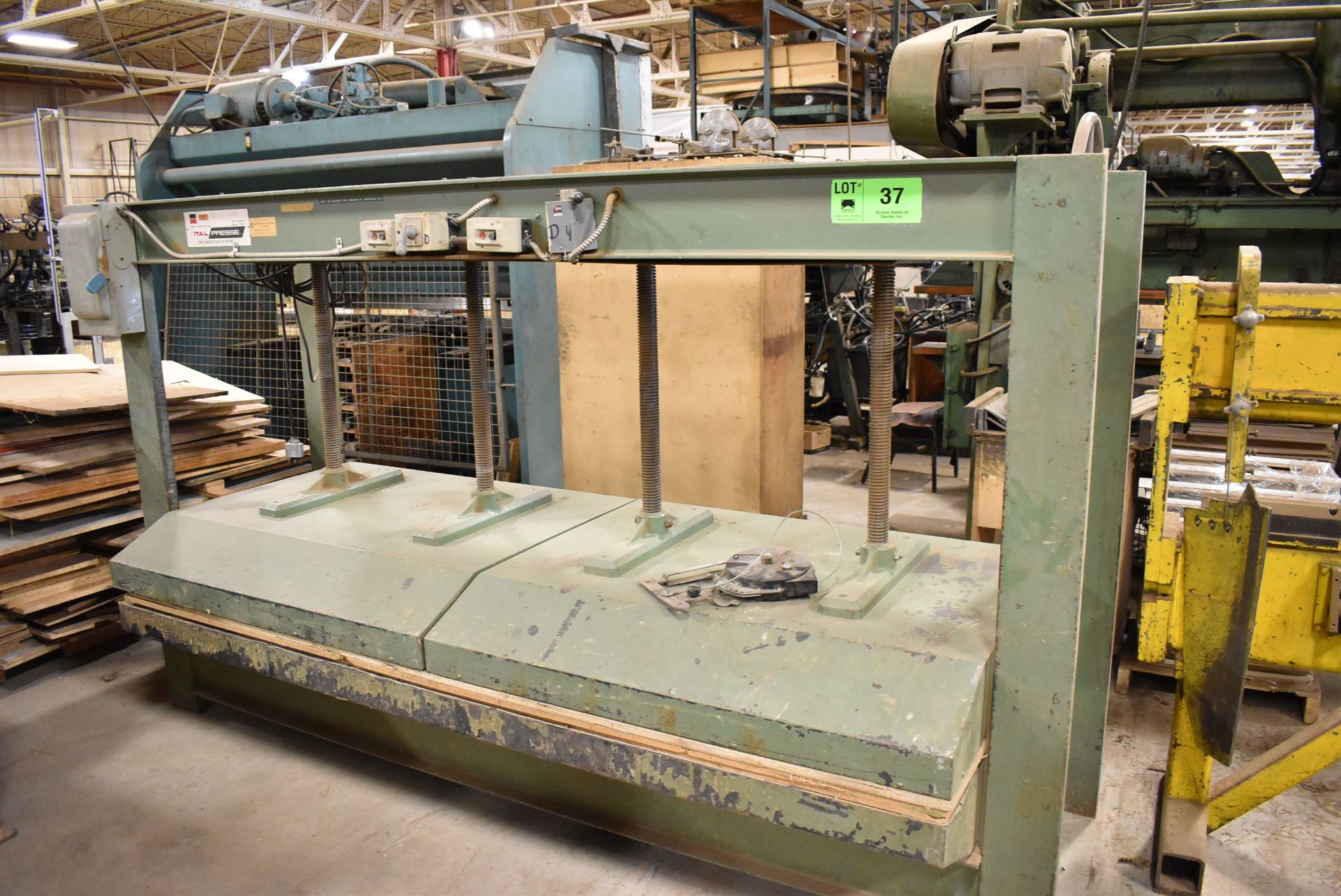 ITALPRESSE 48"X98.5" VENEER PRESS, S/N: 817182 [RIGGING FEE FOR LOT #37 - $550 CDN PLUS APPLICABLE