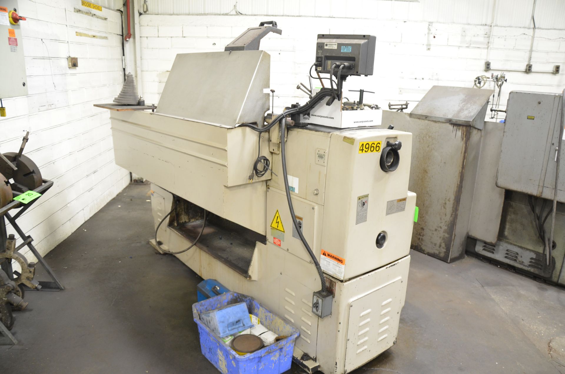 MICROWEILY (2003) TY-1845S GAP BED ENGINE LATHE WITH 18" SWING OVER BED, 26" SWING IN THE GAP, 45" - Image 4 of 13