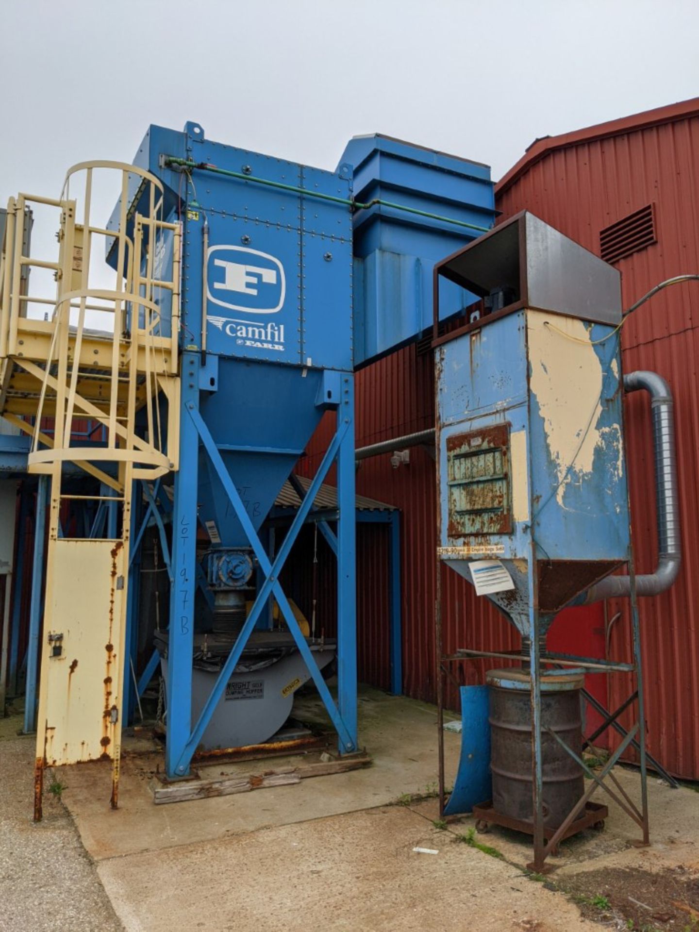 FARR OUTDOOR PAD TYPE CYCLONIC DUST COLLECTOR WITH PRATER STERLING DCS-10S ROTARY GATE DISCHARGE