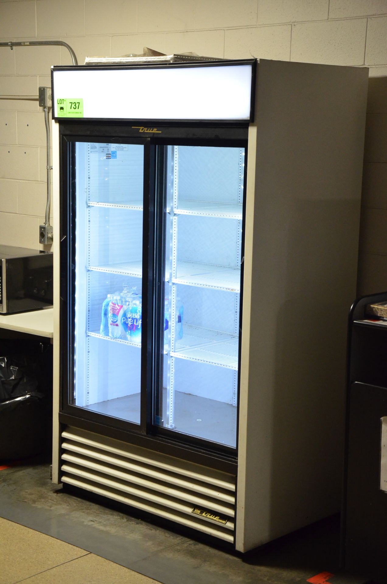 TRUE GLASS DOOR FRIDGE, S/N N/A [RIGGING FEE FOR LOT #737 - $tbd USD PLUS APPLICABLE TAXES]