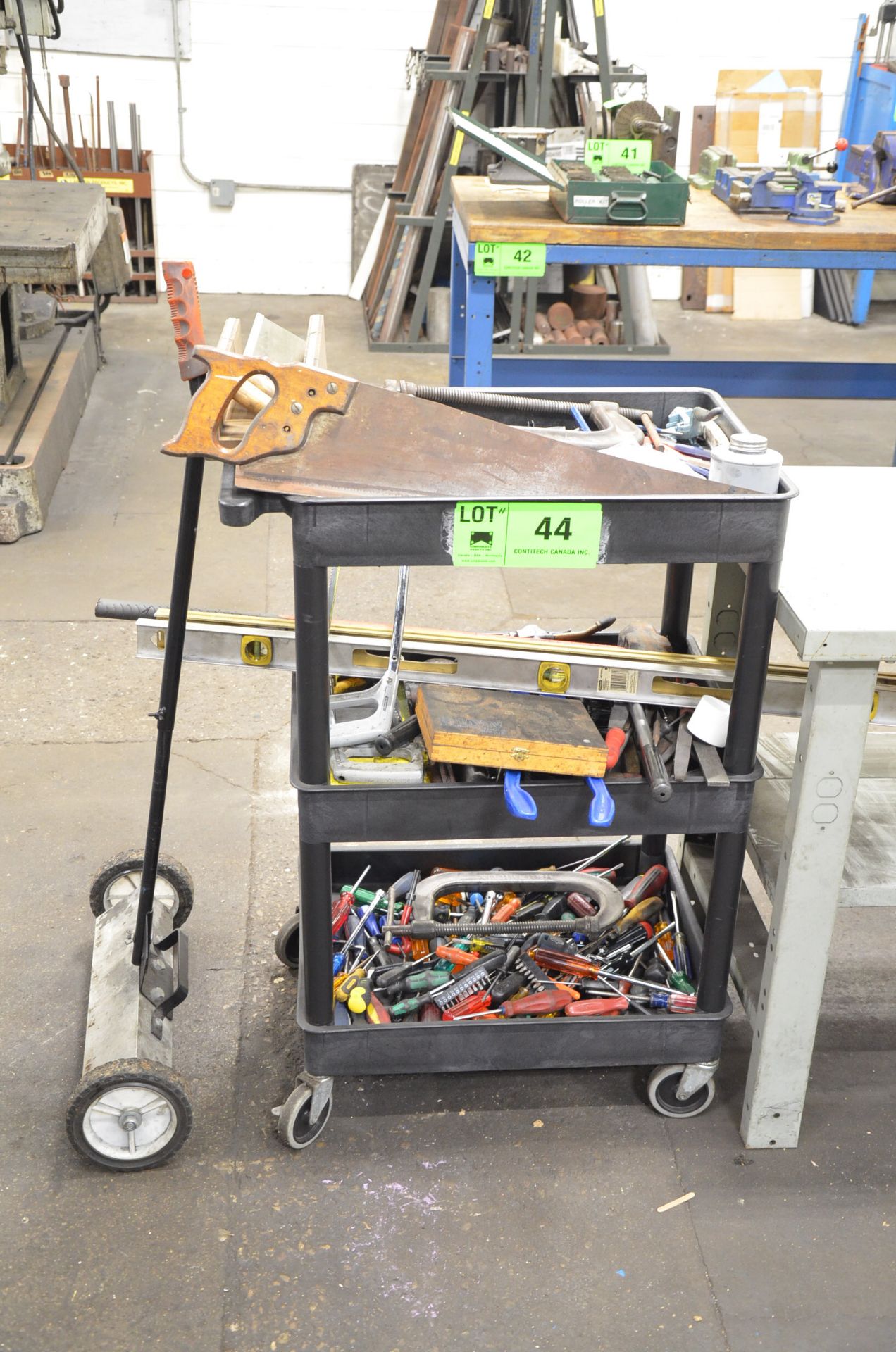 LOT/ HAND TOOLS WITH CART [RIGGING FEE FOR LOT #44 - $20 USD PLUS APPLICABLE TAXES]