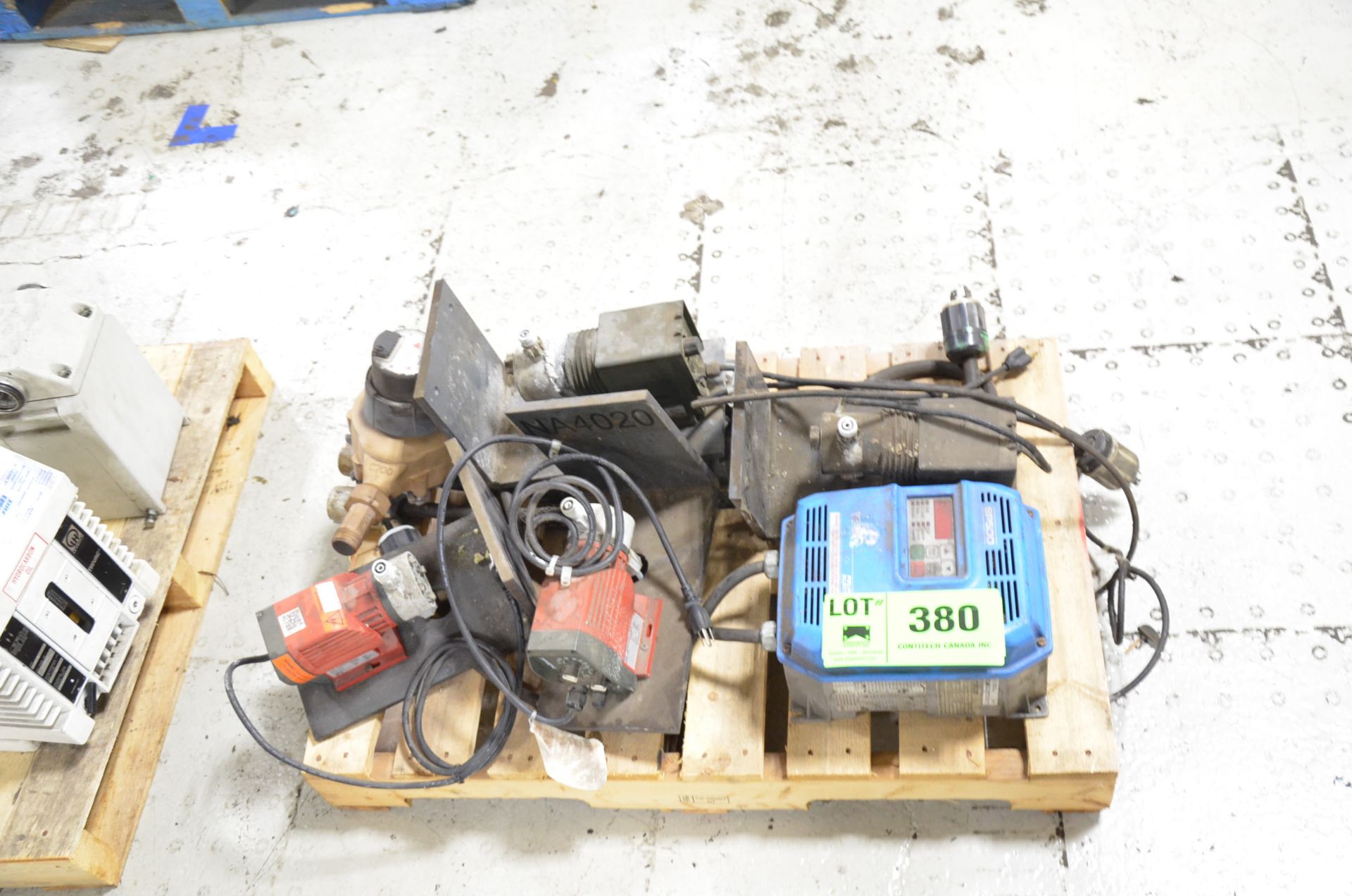 LOT/ DIGITAL METERING PUMPS AND RELIANCE VFD DRIVE [RIGGING FEE FOR LOT #380 - $25 USD PLUS