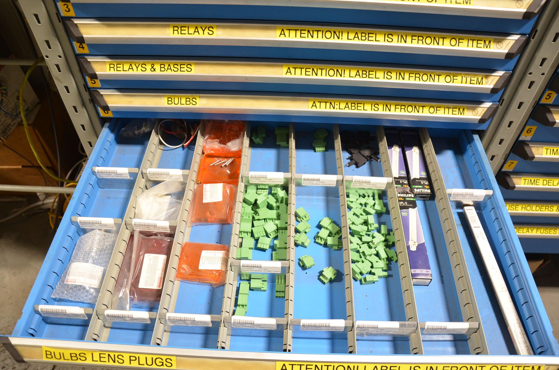 LOT/ CONTENTS OF (6) SECTIONS OF SHELVING CONSISTING OF ELECTRICAL AND ELECTRONIC COMPONENTS [ - Image 12 of 17