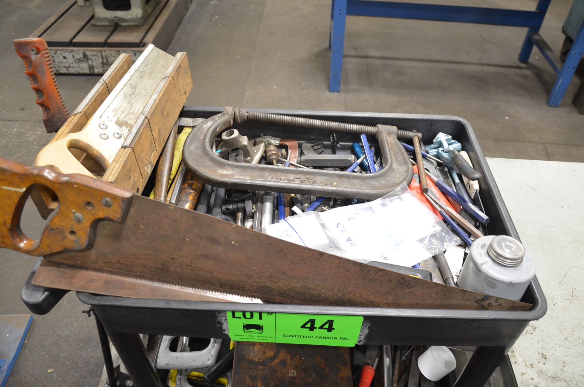 LOT/ HAND TOOLS WITH CART [RIGGING FEE FOR LOT #44 - $20 USD PLUS APPLICABLE TAXES] - Image 2 of 4