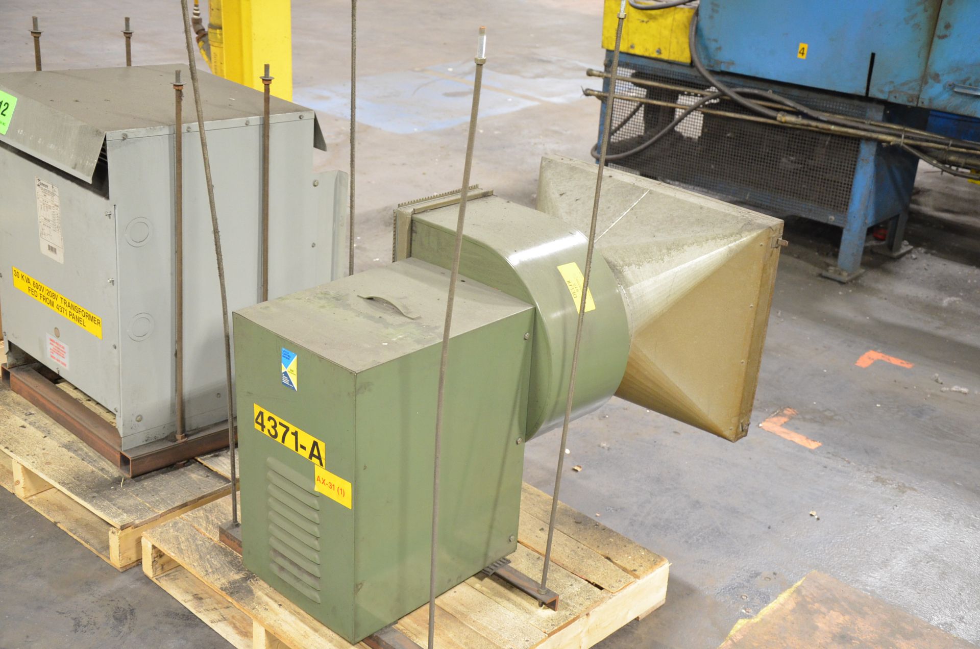 LOT/ HAMMOND 30KVA/600-208V/3PH/60HZ TRANSFORMER AND AX-31 EXHAUST BLOWER [RIGGING FEE FOR LOT # - Image 3 of 3