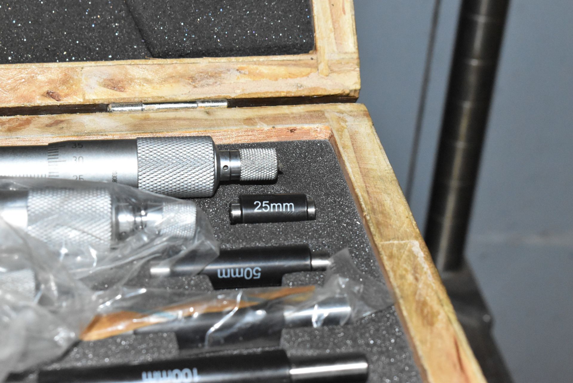 LOT/ OUTSIDE MICROMETER SET FROM 25MM TO 275MM - Image 2 of 4