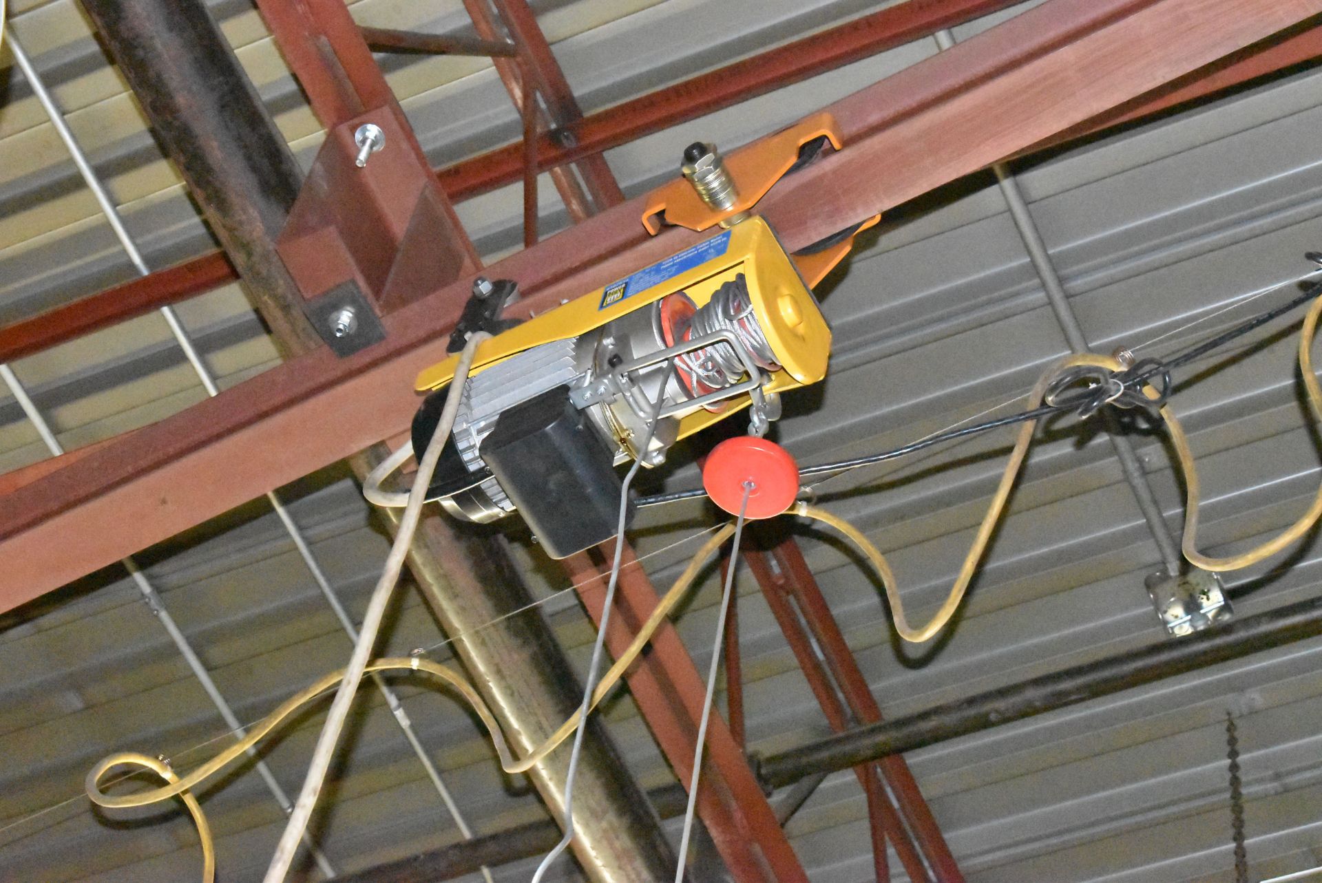 POWERFIST ELECTRIC CABLE HOIST, S/N N/A (CI) [RIGGING FEE FOR LOT #223 - $100 USD PLUS APPLICABLE