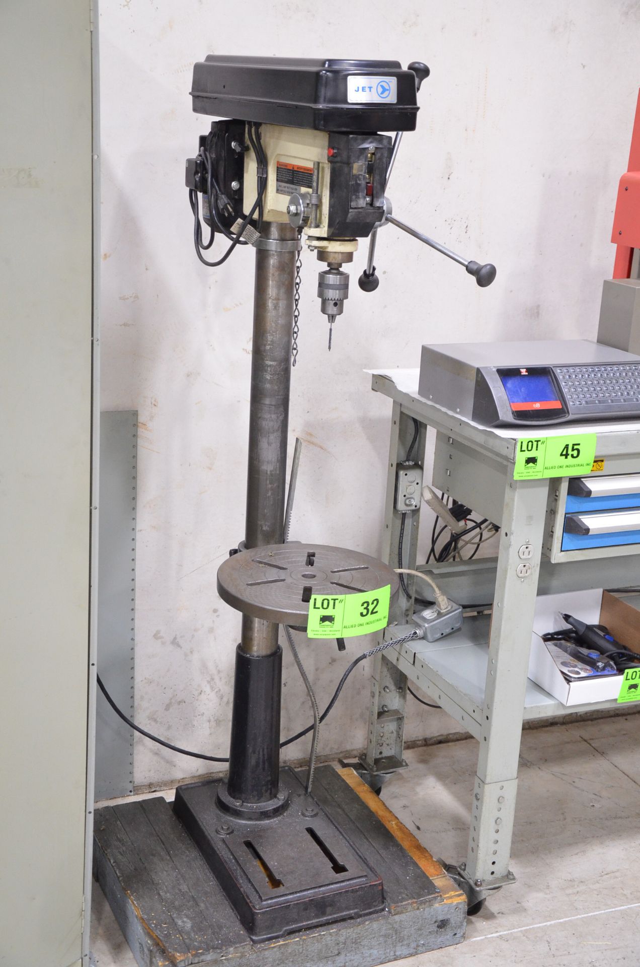 JET JDP-17F 17" HEAVY DUTY FLOOR TYPE DRILL PRESS WITH 13.75" DIAMETER TABLE, 1 HP, 120V/1PH/60HZ,