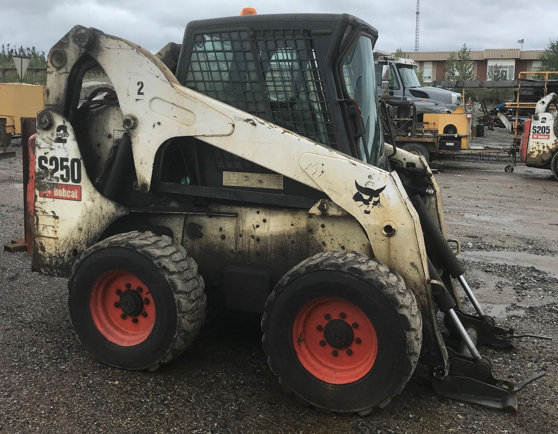 BOBCAT (2008) S250 SKID STEER LOADER, S/N: 530940037 (NO BUCKET, NO ATTACHMENTS - NOT IN SERVICE) (