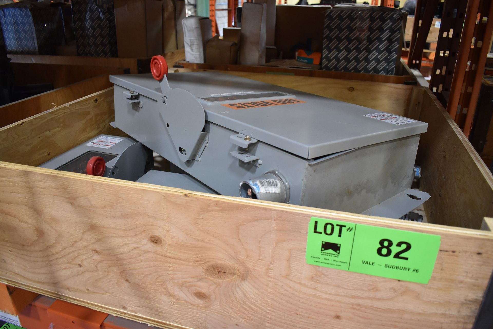 LOT/ CRATE OF EATON CUTTLER-HAMMER ELECTRICAL DISCONNECT BOXES (CMD WAREHOUSE - 10070301)