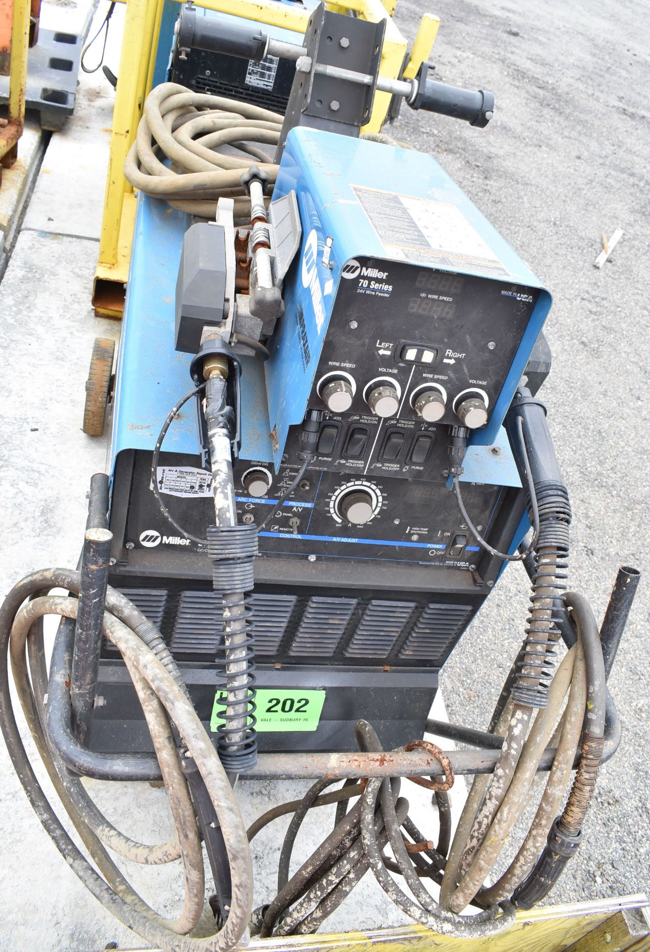 MILLER DIMENSION 652 DIGITAL MIG WELDER WITH MILLER 70 SERIES TWIN REEL WIRE FEEDER WITH CABLES