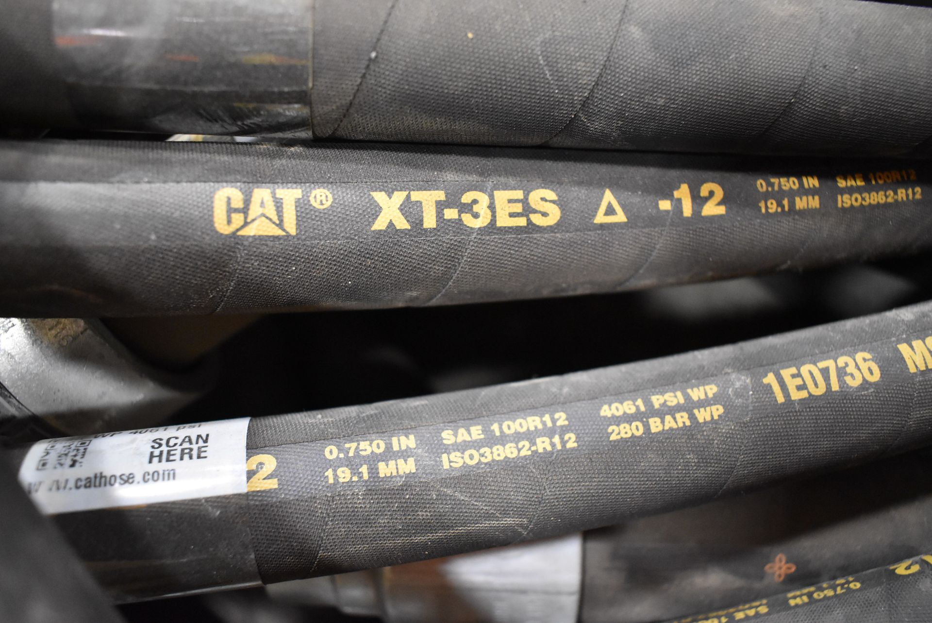 LOT/ CRATE OF CATERPILLAR XT-3ES HYDRAULIC HOSES (CMD WAREHOUSE - 09020501) - Image 2 of 2