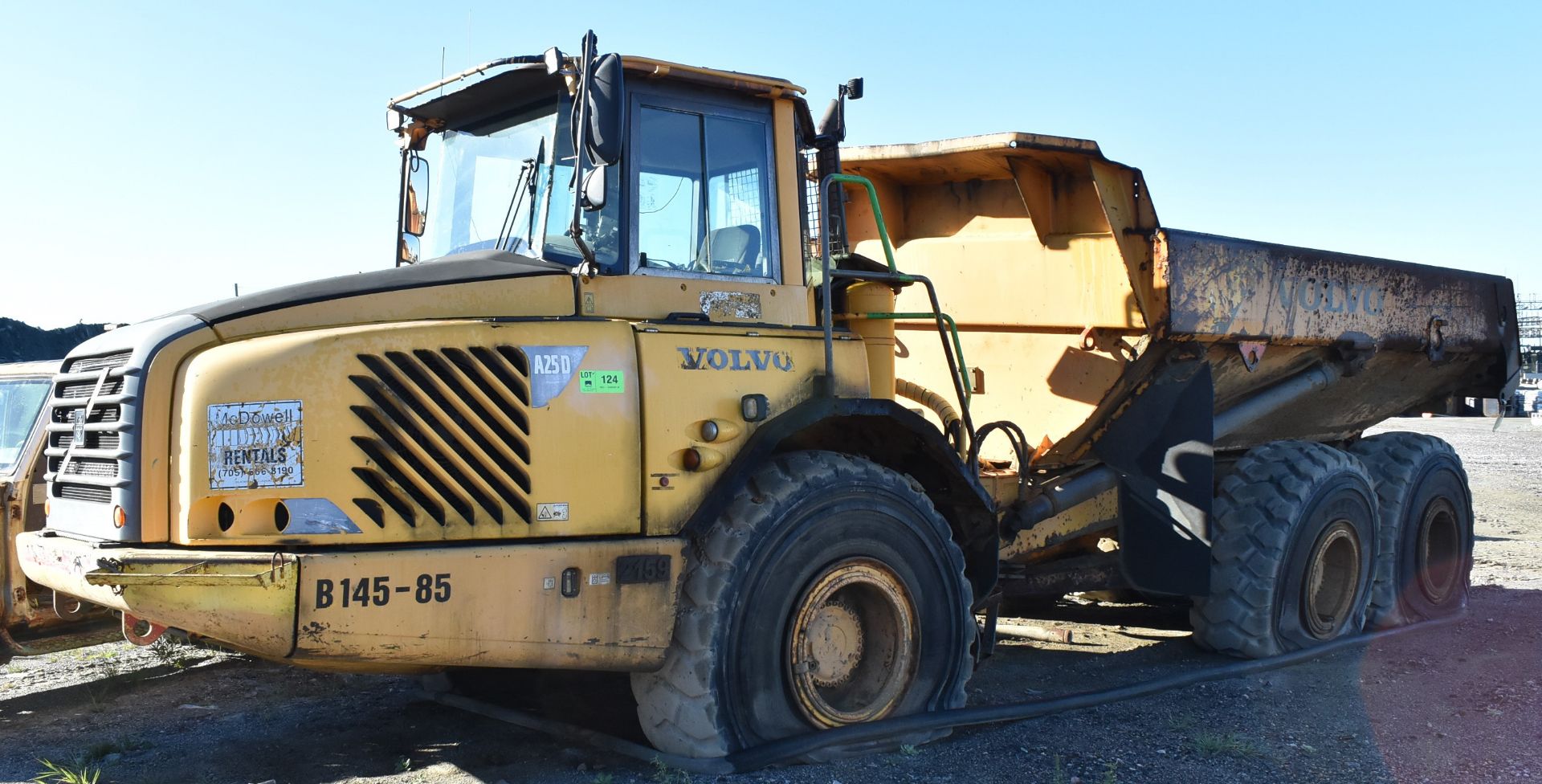 VOLVO A25D ARTICULATED DUMP TRUCK WITH D9BAAE3 9.4L DIESEL ENGINE, 17.01 YRD/3 MAX. CAPACITY (