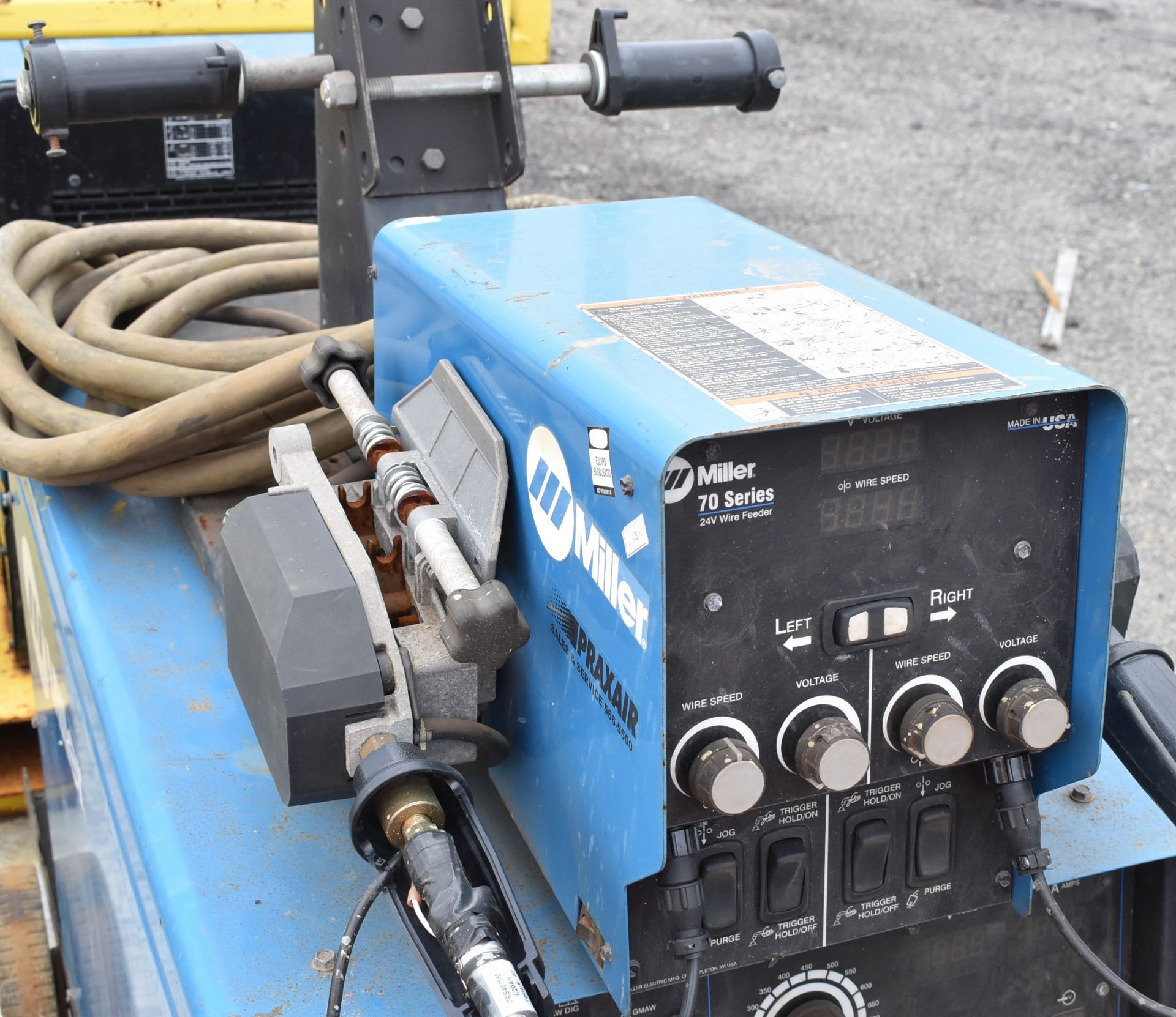 MILLER DIMENSION 652 DIGITAL MIG WELDER WITH MILLER 70 SERIES TWIN REEL WIRE FEEDER WITH CABLES - Image 2 of 3