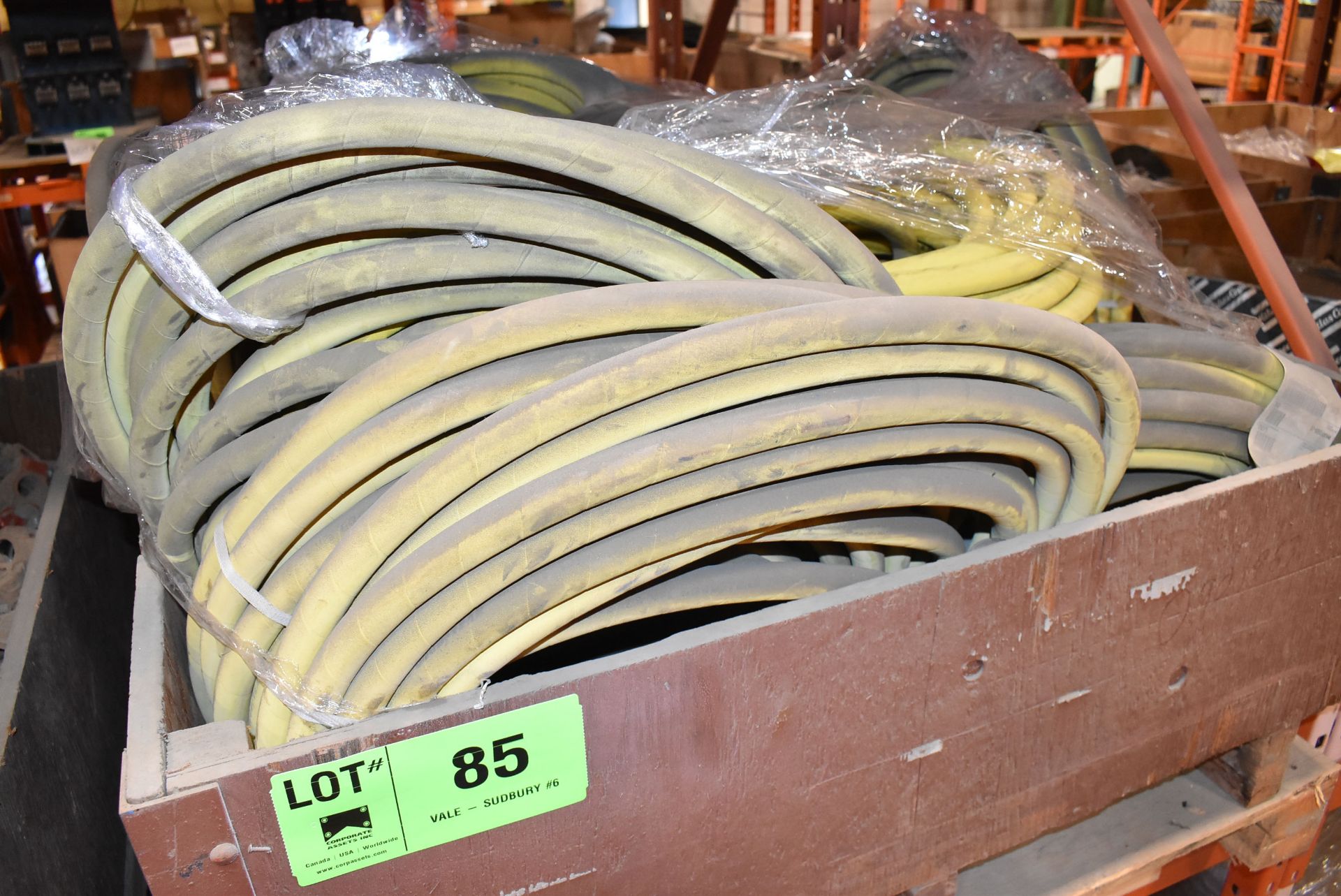 LOT/ CRATE OF 1/2" HOSE WITH THREADED ENDS (CMD WAREHOUSE - 10050301)