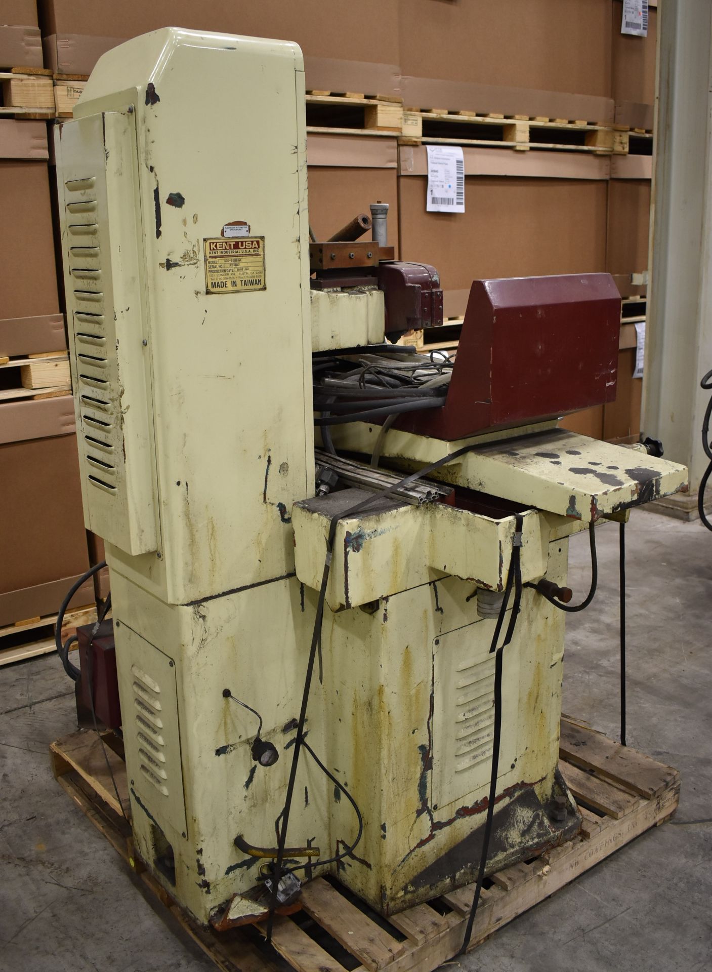 KENT SGS-1020AH HYDRAULIC SURFACE GRINDER WITH 18"X8" MAGNETIC CHUCK, 8" DIA. MAX. WHEEL SIZE, - Image 4 of 8