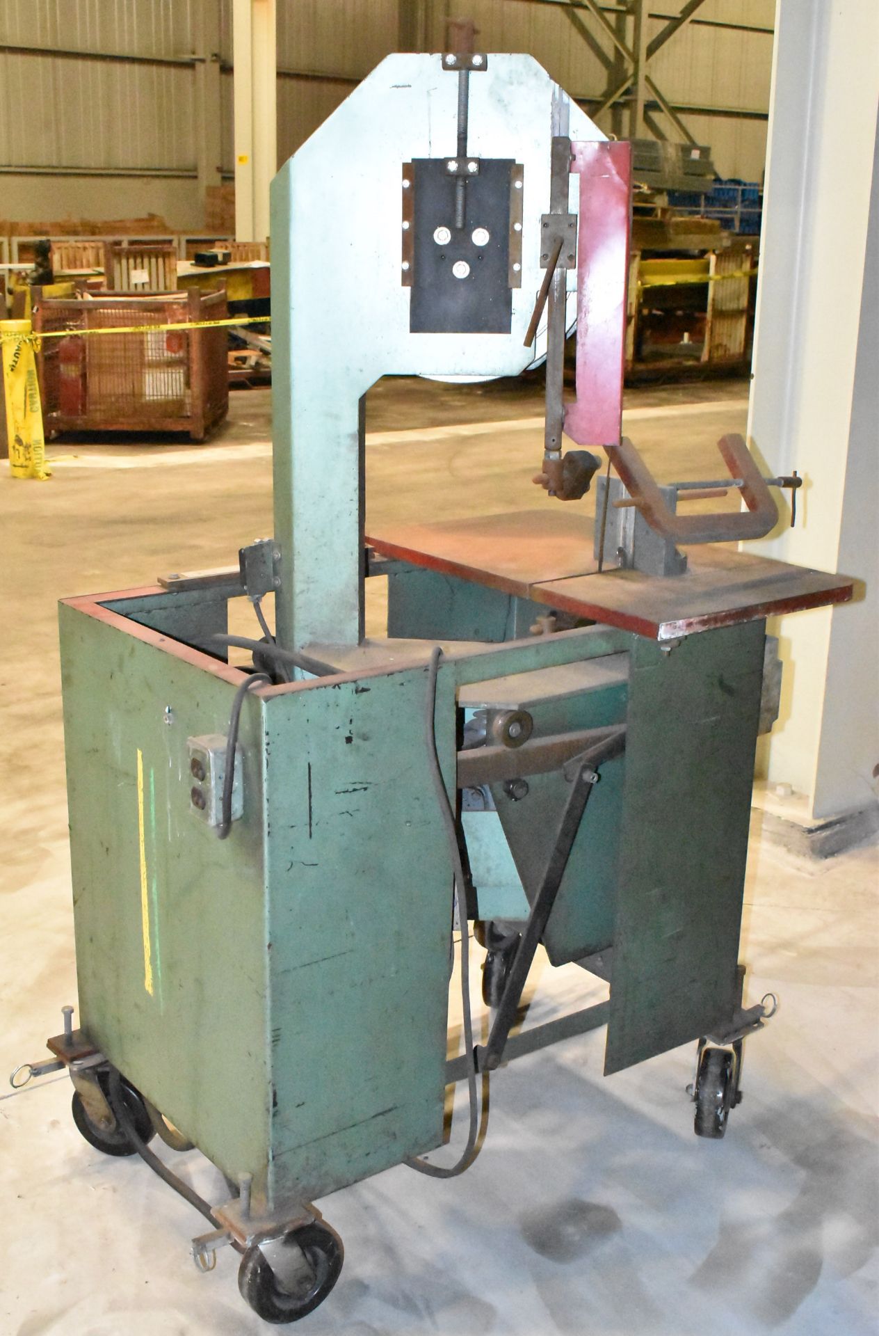 E-R MAIER KM1012 ROLL-IN VERTICAL BAND SAW WITH 30"X18" TABLE, 15" THROAT, 14" MAX. WORKPIECE - Image 2 of 4