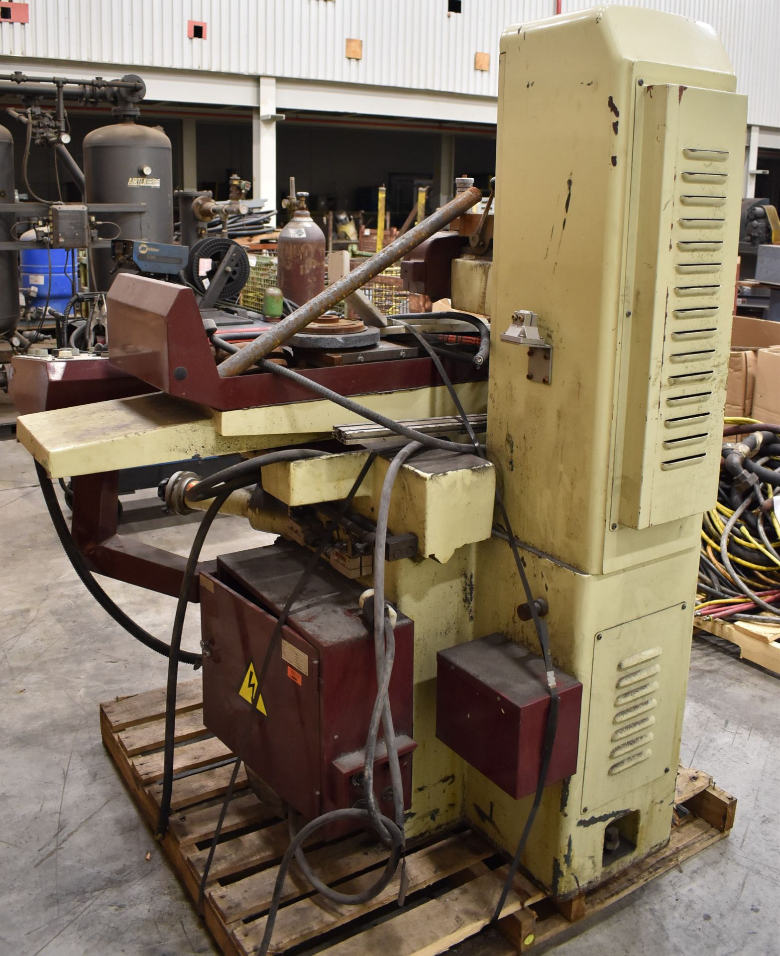 KENT SGS-1020AH HYDRAULIC SURFACE GRINDER WITH 18"X8" MAGNETIC CHUCK, 8" DIA. MAX. WHEEL SIZE, - Image 5 of 8