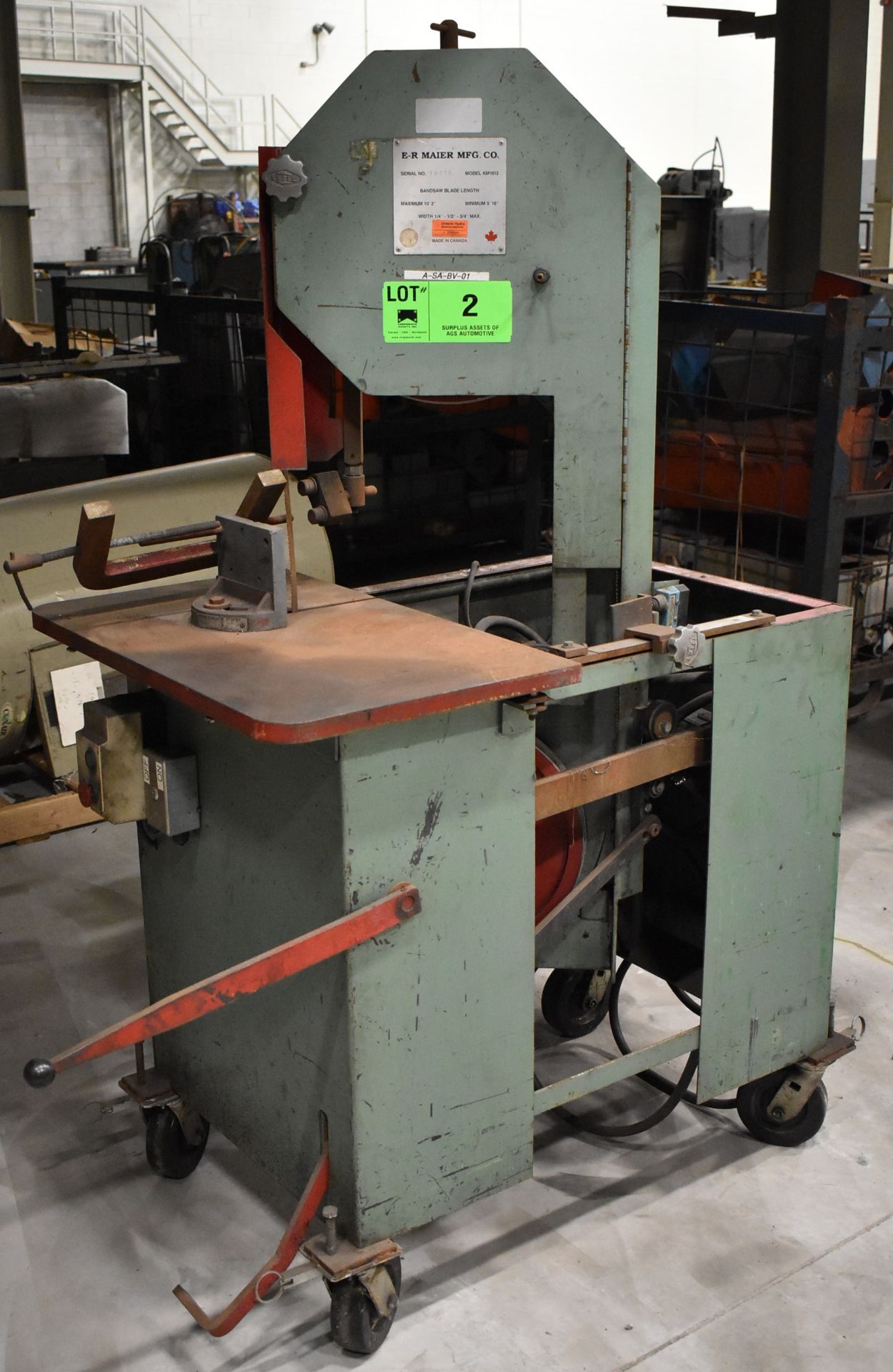 E-R MAIER KM1012 ROLL-IN VERTICAL BAND SAW WITH 30"X18" TABLE, 15" THROAT, 14" MAX. WORKPIECE