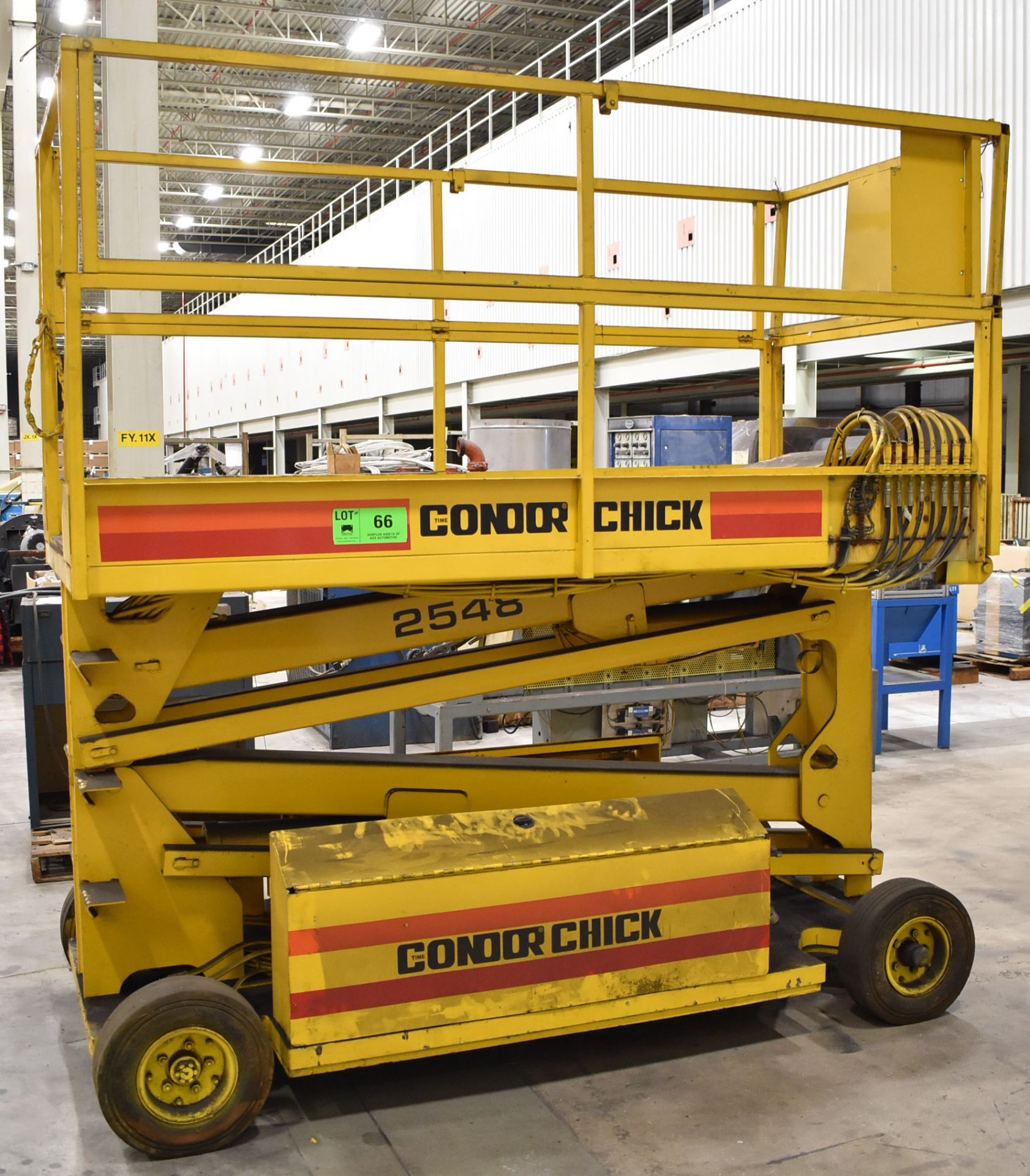 CONDOR 2548 24V ELECTRIC SCISSOR LIFT WITH 1000 LB. CAPACITY, 19.5' MAX. LIFT HEIGHT, ON-BOARD