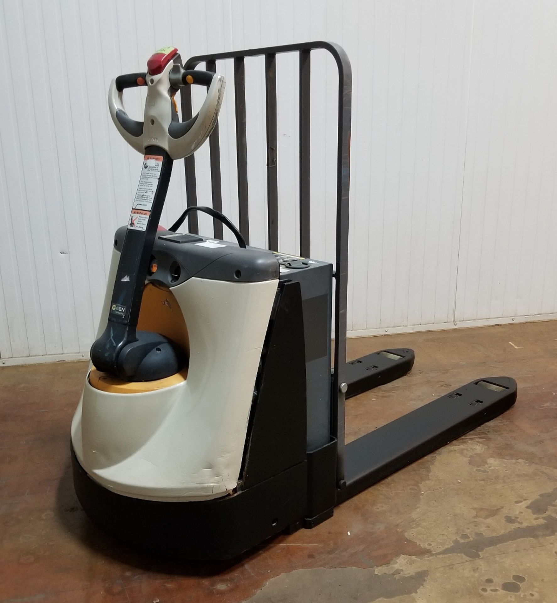 CROWN (2014) WP3035-45 24V WALK-BEHIND ELECTRIC PALLET JACK WITH 4500 LB. CAPACITY, ON-BOARD BATTERY