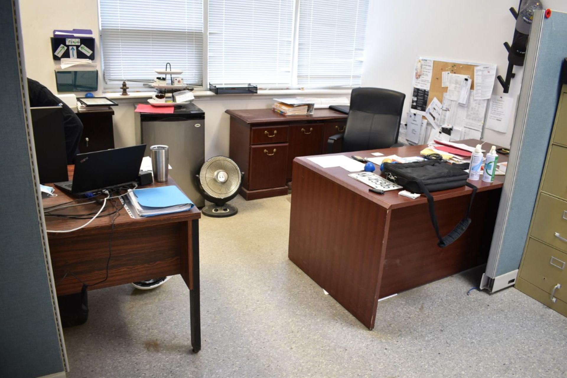 LOT/ CONTENTS OF OFFICE - FURNITURE - Image 2 of 2