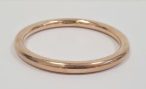 9ct gold hollow bangle of plain form, 22g approx
