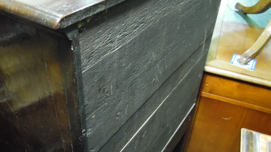 18th century oak livery cupboard, the rectangular top above cupboard door with pierced flowerhead - Image 9 of 9