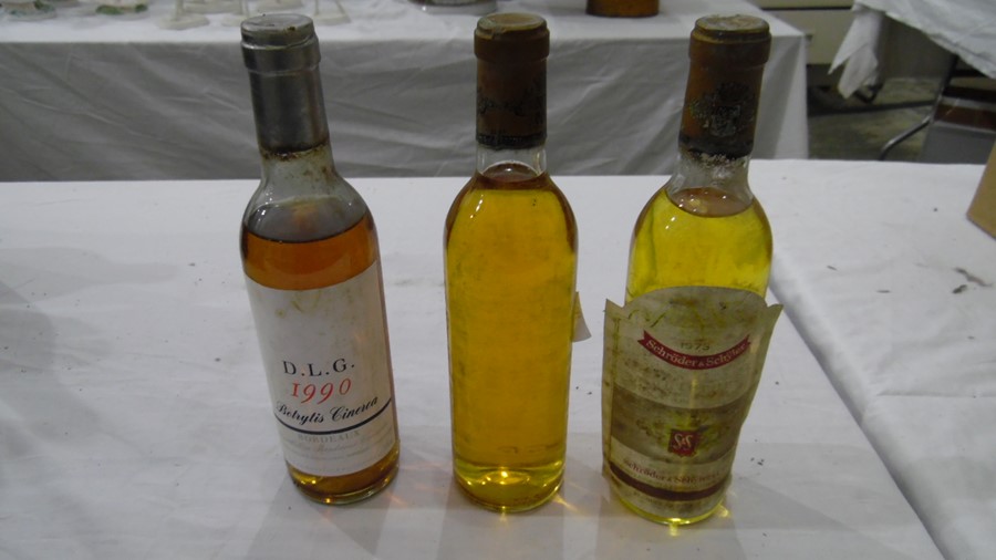Quantity of various bottles to include 1982 Beaumes-de-Venise (2 bottles), 1993 Domaine la Grave, - Image 13 of 17