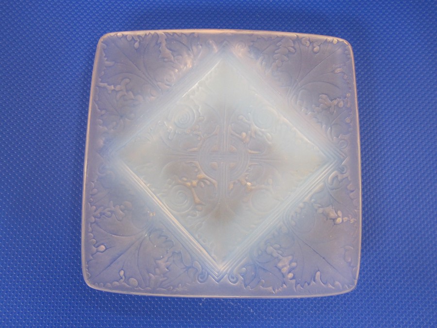 Lalique opalescent square dish 'Vezelay' pattern, 10cm squareCondition Reportsurface wear to the