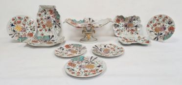 Early 19th century Masons 'Patent Ironstone China' part dessert set to include pedestal serving dish