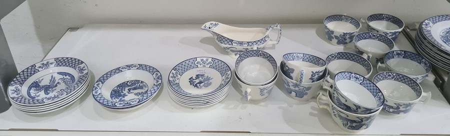 Wood & Sons 'Yuan' pattern part dinner and tea service, reg no.656368 - Image 4 of 4