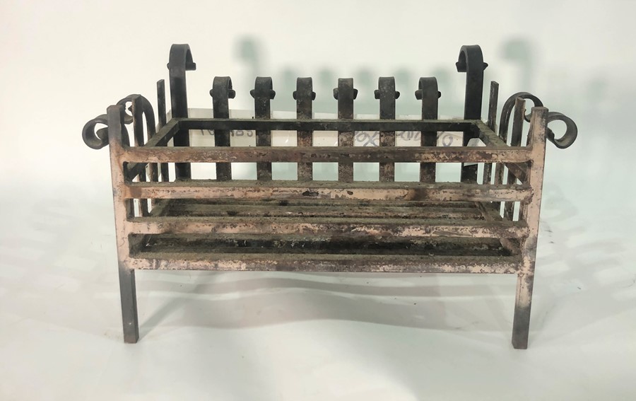 Fire grate, 61 x 37cm Condition ReportCollection is available by appointment between 10:00-12:00