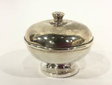 George V silver footed trinket box and cover, circular with low domed lid, Birmingham 1913, 7cm