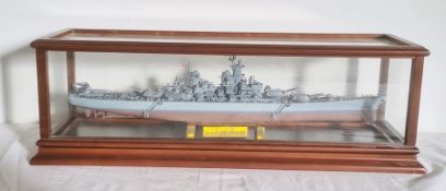 A US battleship BB-63 U.S.S. MISSOURI model ship in rectangular glass display case, 46cm long x 18cm