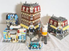 Large quantity of Lego, houses, apartments and building sets (1 box) Condition ReportWe believe