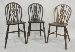 Five similar 20th century wheelback dining chairs (5)