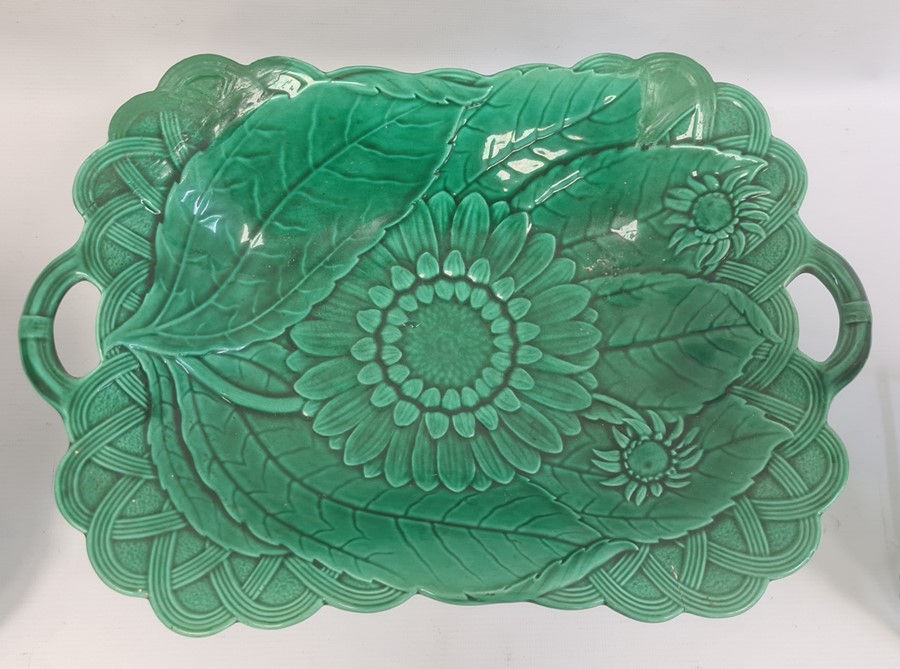 Wedgwood green majolica leaf and basket pattern two-handled rectangular comport and a pair of - Image 2 of 5