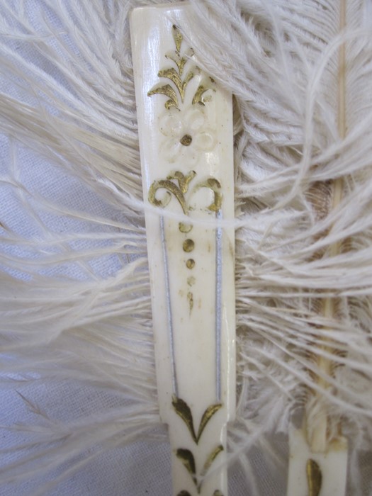 Small ostrich feather fan with bone sticks and guards, with gilt decorations - Image 2 of 2