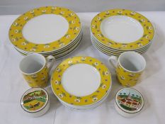 Villeroy & Boch group 'Gallo' design part dinner service with teacups and two Villeroy & Boch '