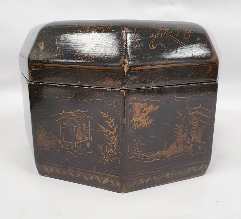 20th century Oriental lacquer octagonal box with painted figures in pagoda in garden scene to the - Image 5 of 6