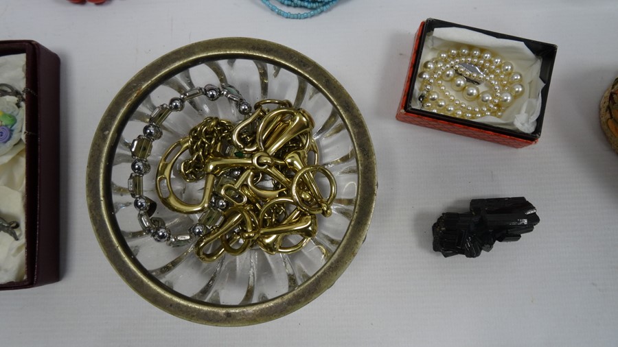 Wooden suitcase and contents of costume jewellery including a glass bead necklace, crystal pendants, - Image 3 of 11