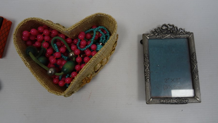 Wooden suitcase and contents of costume jewellery including a glass bead necklace, crystal pendants, - Image 4 of 11